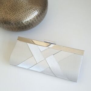 Elegant Art Deco Style White Satin Criss Cross Effect Clutch w/ Removable Chain